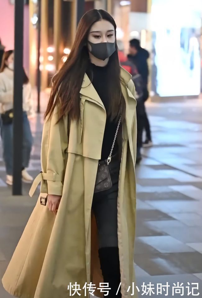 穿成|时尚穿搭,把牛仔裤穿成“丝袜”,“冬瓜腿”才是王者!