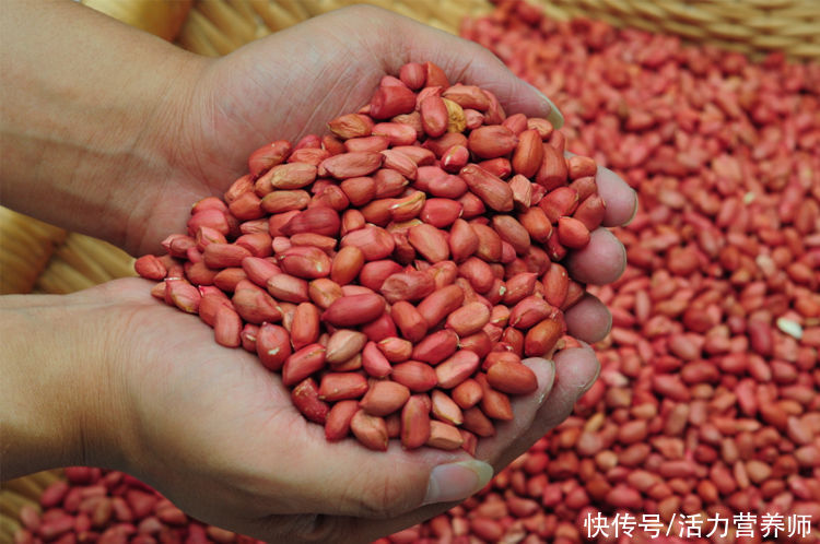 十胃九病|生吃花生米可以养胃？营养师揭秘：适量吃这4种食物都对胃有帮助