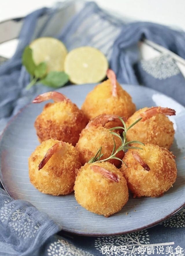 土豆新做法，不放面粉，不加水，外酥里嫩，家人吃了赞不绝口