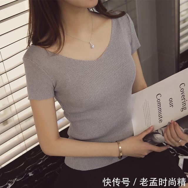 短袖 20岁左右的女生这么穿青春减龄,时尚个性