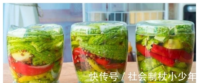 胡椒|苦瓜别再炒鸡蛋了，教你秘制新做法，一次做5斤，放一年都不会坏