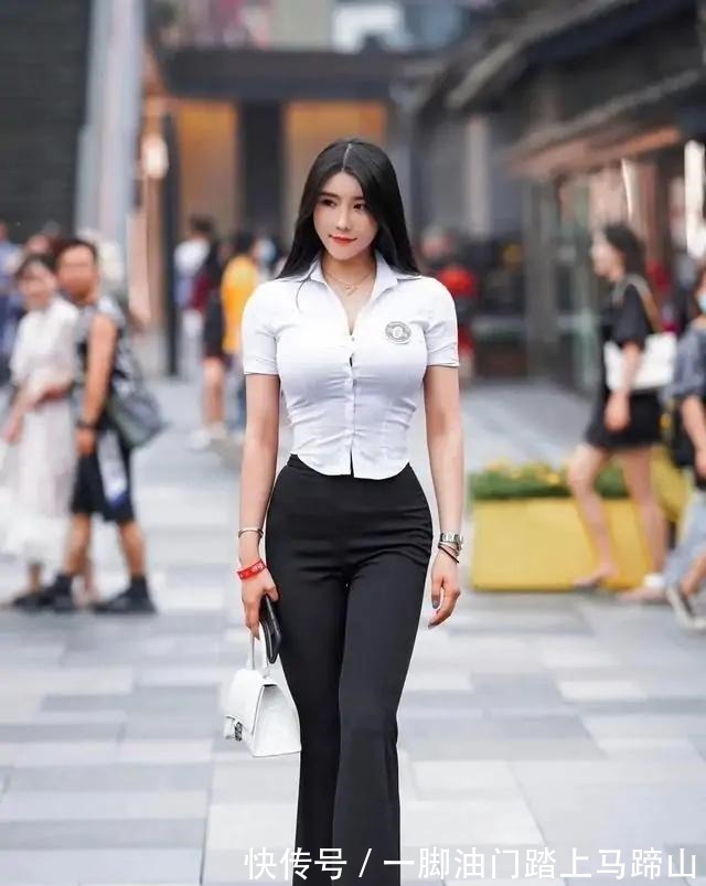 美女 柔美多姿的瑜伽裤美女,露腿的穿搭组合很加分,显得瘦高!