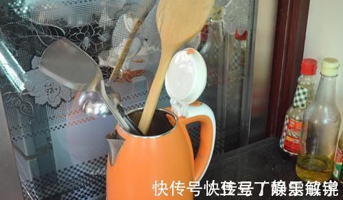 垃圾桶|你家有废旧的电热水壶吗?放在厨房特别实用,邻居见了都夸我聪明