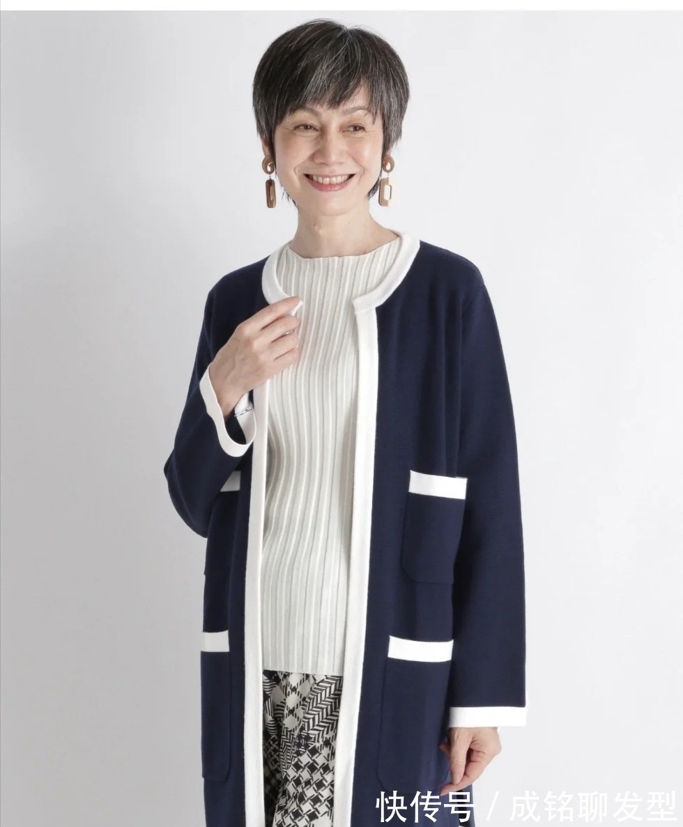 女士 既然已经变老,更要穿得出彩,学会这几种搭配方法,时髦又显年轻