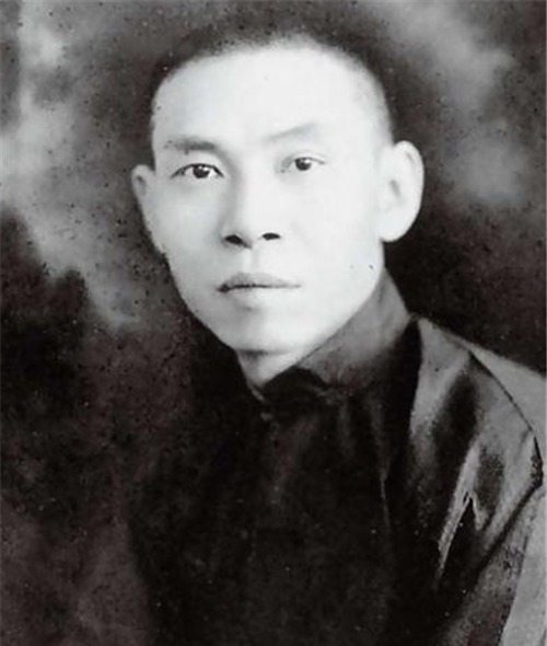 杜月笙最牵挂的女人,去世前为她举办隆重婚礼,只为给她一个名分