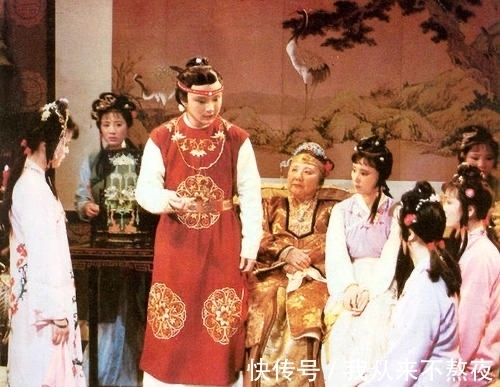 石头记|情僧不情:贾宝玉与甄宝玉,究竟谁是真正的石头?