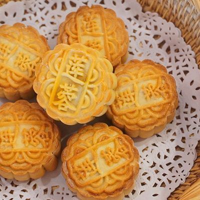 莲蓉蛋黄|广式莲蓉蛋黄月饼