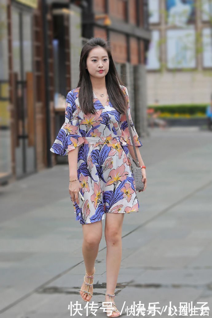 裙子 造型有优雅感才美,选择精致舒适的裙装,让你造型青春靓丽