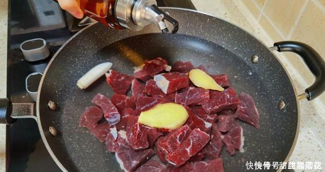 冬天,此肉贵点也要常吃,萝卜和它是绝配,营养极高,炖一锅真香