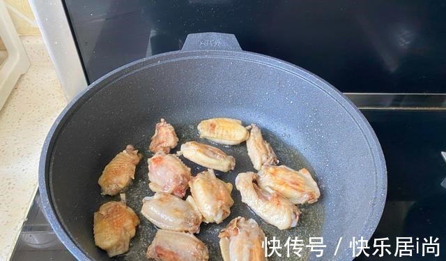 下饭|鸡翅这样做,下酒又下饭,汤汁还可以拌饭!