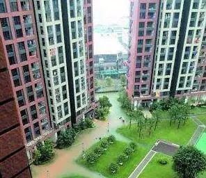 门前|一楼的房子到底好不好?20年售楼员私下说的忠言建议,恍然大悟!