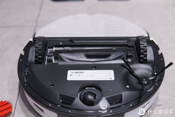 地板|地板脏了？不要犹豫，你的房间还缺一台扫地机器人！全网第一个用八宝粥做测试的博主（是否翻车）
