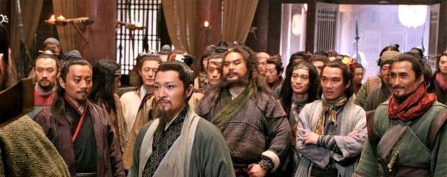 宋江|人傻钱多卢俊义!《水浒传》中为何宋江要下套把卢俊义请上梁山