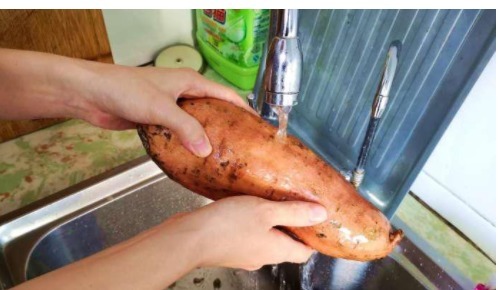 红薯简单这样做,实在太好吃,不用煮,不油炸,比大鱼大肉都解馋