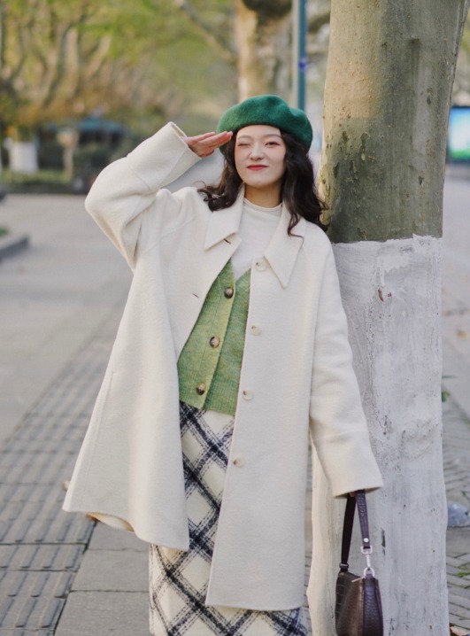 短靴|今年冬天大衣就要穿“奶油白”,温柔优雅还显白,清新时髦又保暖