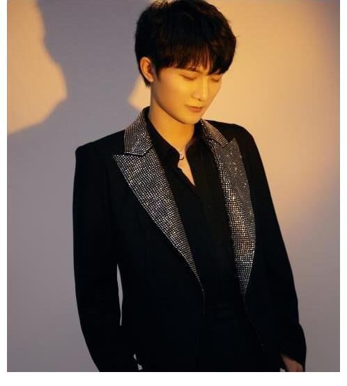 今晚锁定周深两档节目,幸福的周五,不见不散,还好时间不冲突