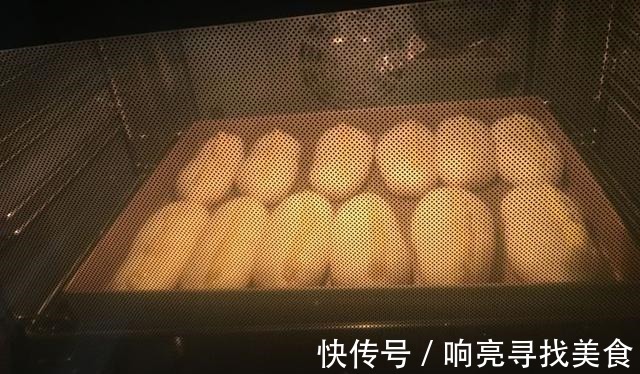 面包|没想到大蒜还可以这样吃，焦脆咸香，蒜香扑鼻一出炉！