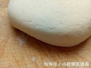 面团|我们家一年四季都爱吃的饼,隔三差五就要做一次,外酥内软特好吃