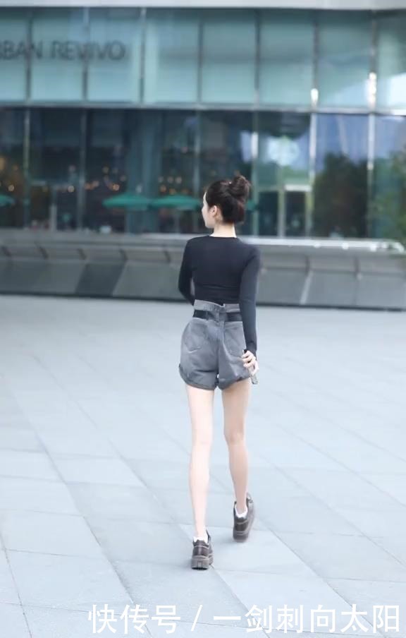 白净|时尚街拍很少见这么白净清纯的女孩子了