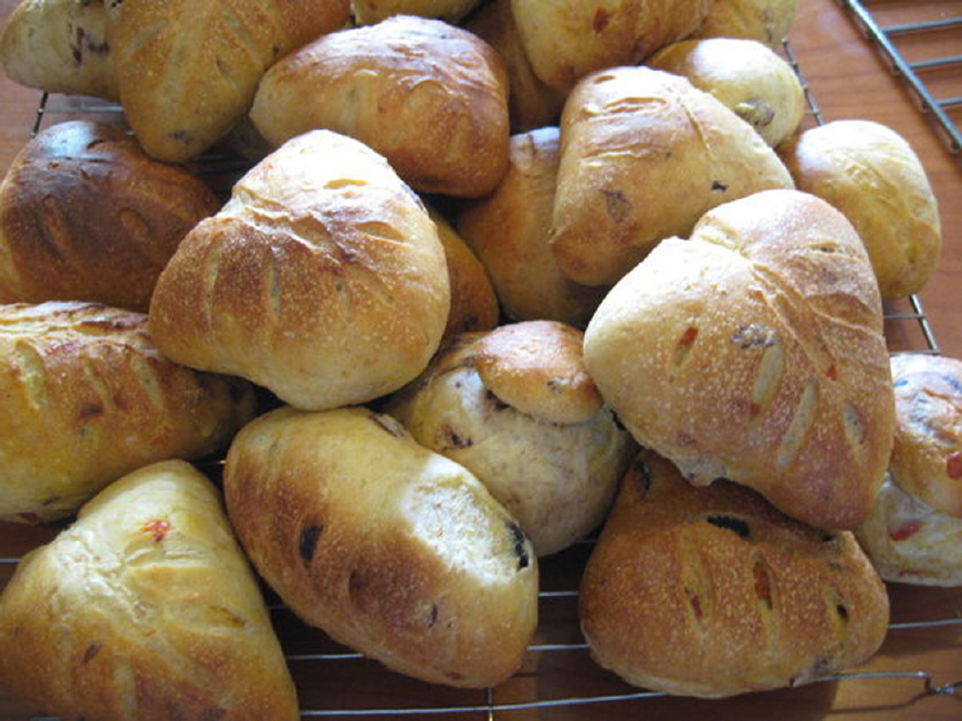 早餐，别再做面饼了，试试这面包，咬一口满嘴喷香，家人都爱吃！