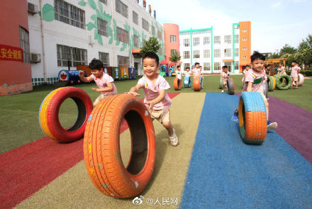 建议幼儿园能满足的地区取消学前班