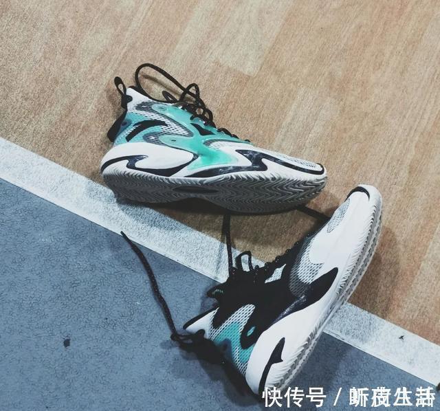 国产品牌 两大国产团队战靴——全城10、狂潮3Pro曝光!KT1复刻也玩套路?