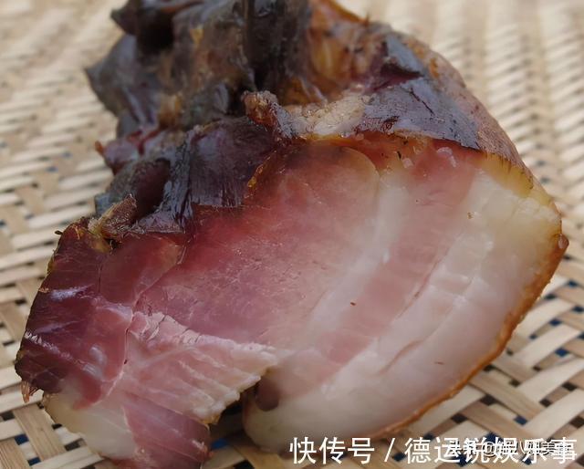 配菜|炒腊肉有技巧，不要切了就下锅炒，教您一招，不硬不咸，刚刚好