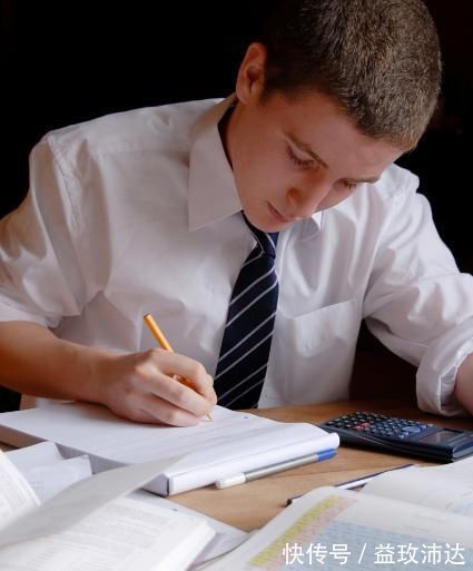 心理健康|高中男孩跳楼留下遗言妈妈的“鼓励”,让我太累