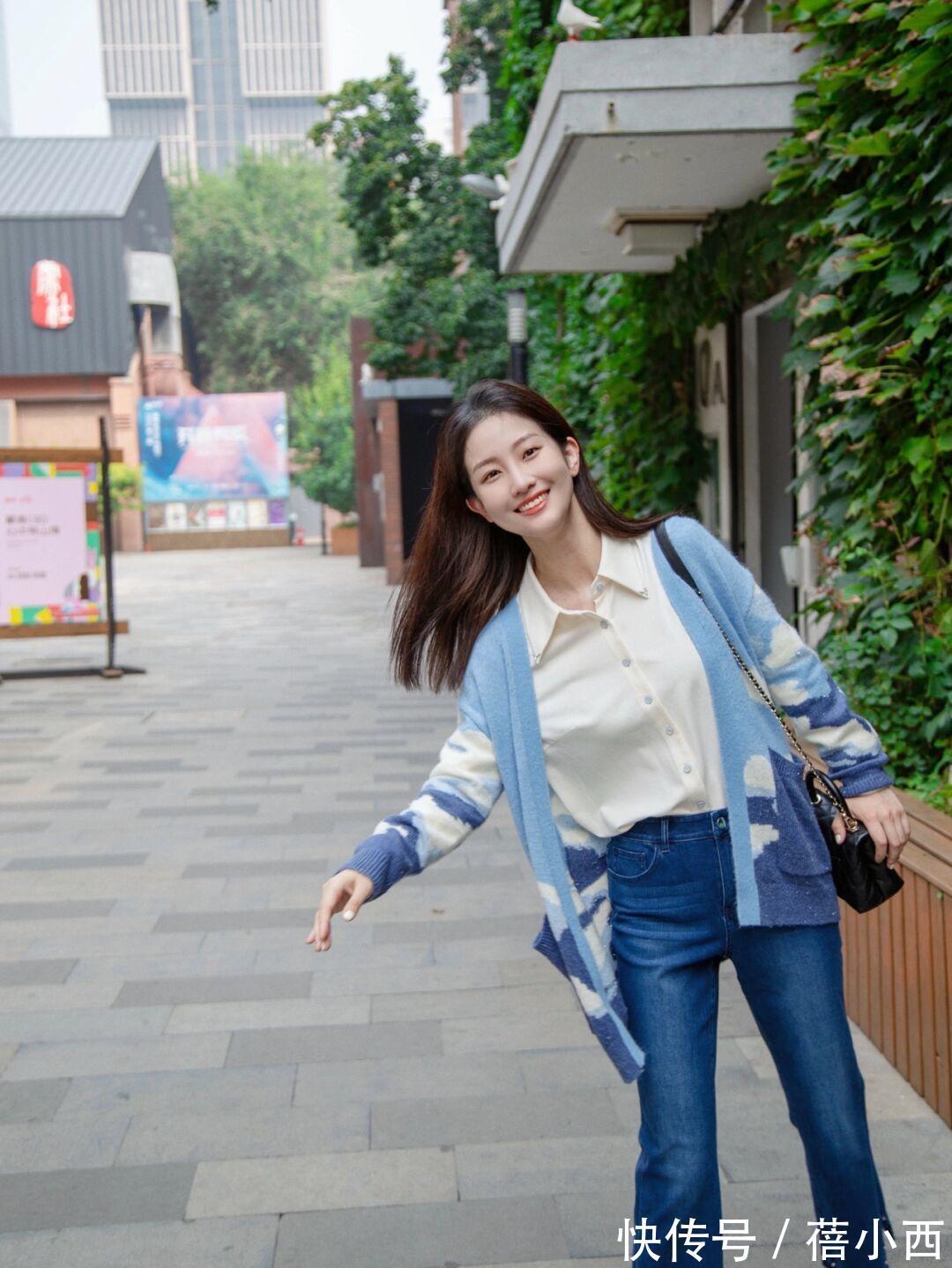 紫色 “针织开衫”才是永不过时的春季单品,时髦又高级,谁穿谁优雅