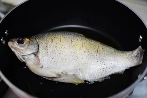 厨房好伙伴 一锅多用 知吾煮平底炒锅