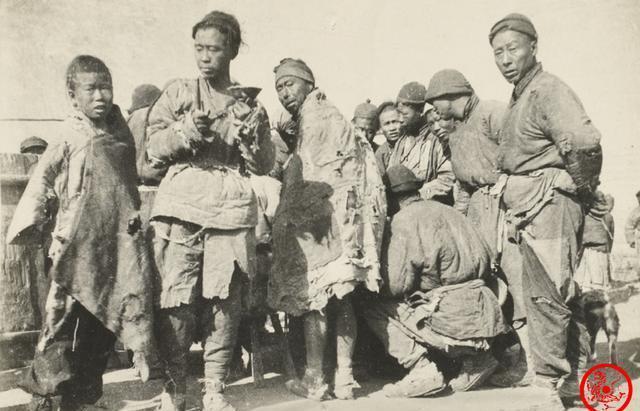 当街|清末老照片:慈禧太后在颐和园赏雪,八国联军当街欺辱妇女