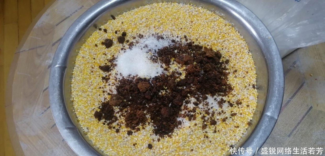 布窝打窝学问多，学会这样去打窝，才能诱鱼快钓得多！