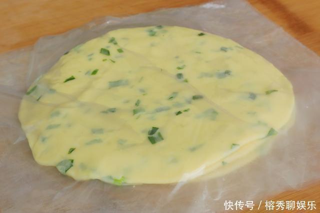 我家面粉从不蒸馒头,教你特色吃法,葱香味十足,家人都夸好吃