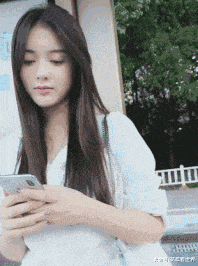 |搞笑GIF:好尴尬 气氛突然变得探戈起来