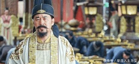 皇帝发现宰相收到大量贿赂,轻描淡写地说了句话,让读书人很尴尬!