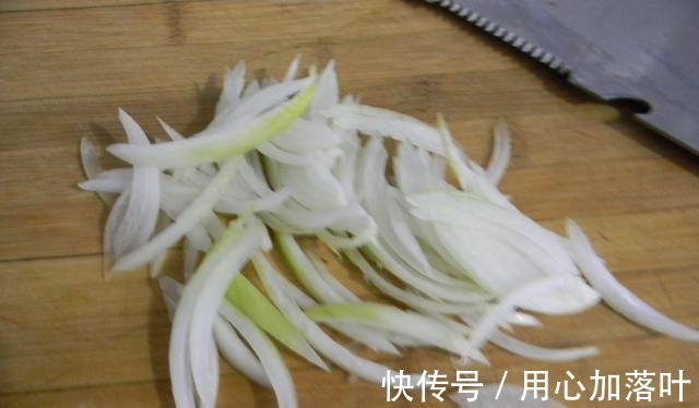 秋天胃口不好，别再点外卖了！给家人做这菜，解馋开胃，别错过了！