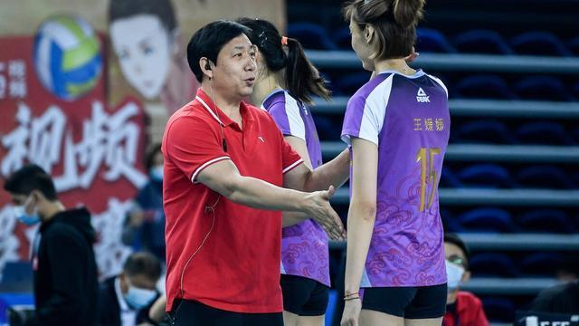 天津女排|奇怪？蔡斌獲勝卻心情不暢，王寶泉輸球反而心情大好