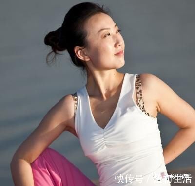 瑜伽|含胸驼背身材走形?试试这一种瑜伽,让你离女神更近一步!