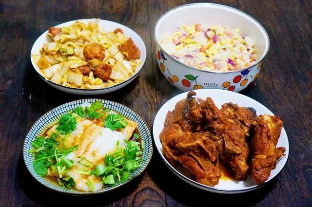 晒晒一家三口的晚餐，20分钟做好，好吃又营养，家人爱吃身体棒