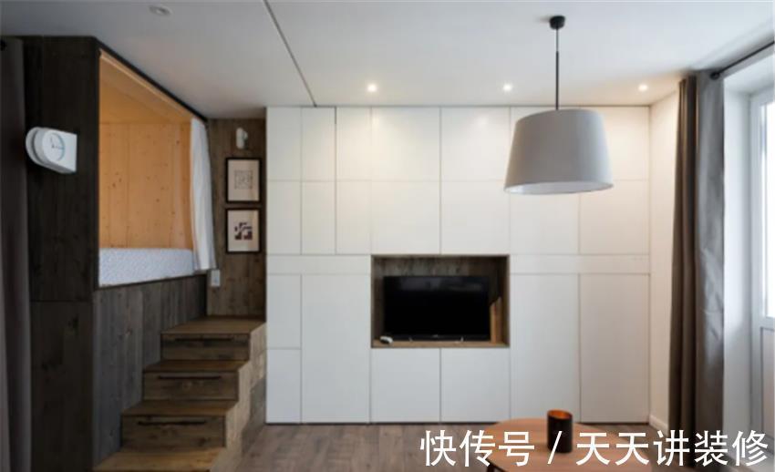 居室|35㎡小公寓，夫妻俩把床抬高1米后睡在“盒子”里？这设计够巧妙