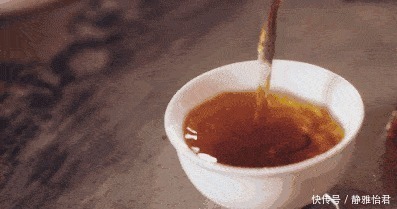 洗衣机|洗衣服直接倒洗衣液错,告诉你正确做法,洗完比新衣服还新