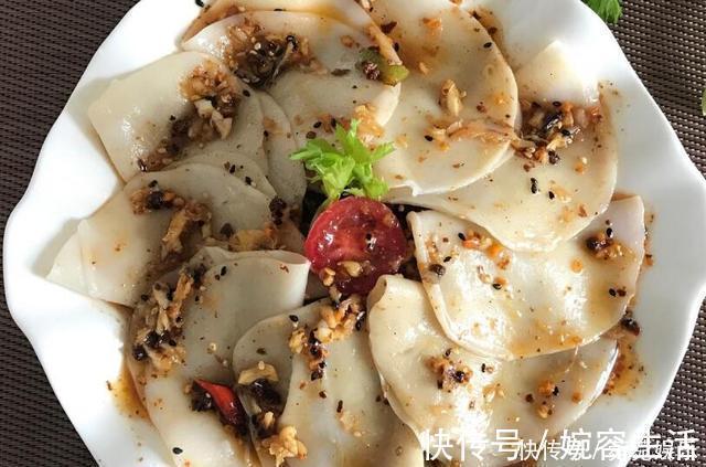 “早餐”别再吃包子馒头了，2块钱的饺子皮煎一煎，出锅太香了！