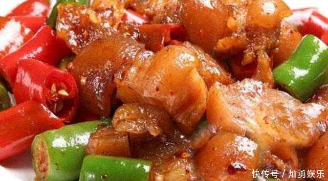 做法|双椒鲜猪手,剁辣椒炒鸡胗,紫菜豆腐煎,苦瓜酿的做法