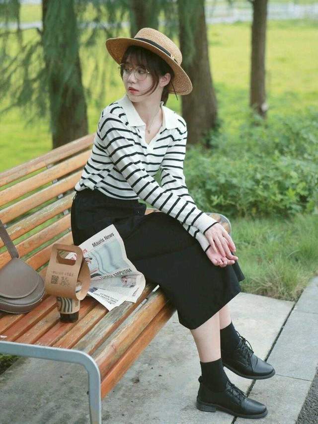 平底鞋|小个子和微胖穿搭如何避雷?条纹衫搭配半身裙,能提升气质还洋气
