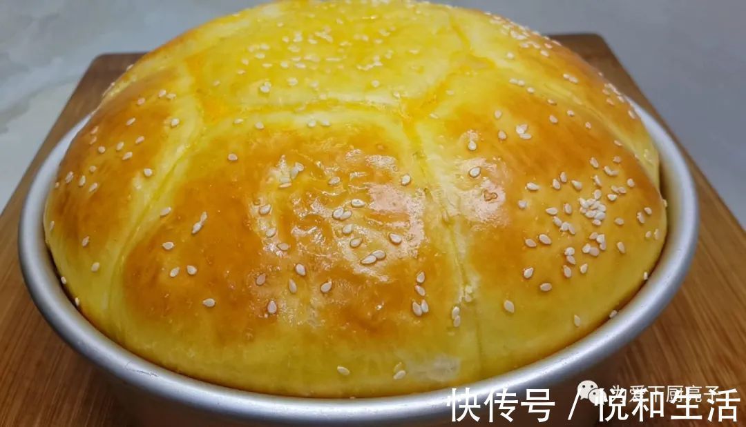 面包这么做太香了，加4个鸡蛋，不用烤箱也能一次成功，松软香甜