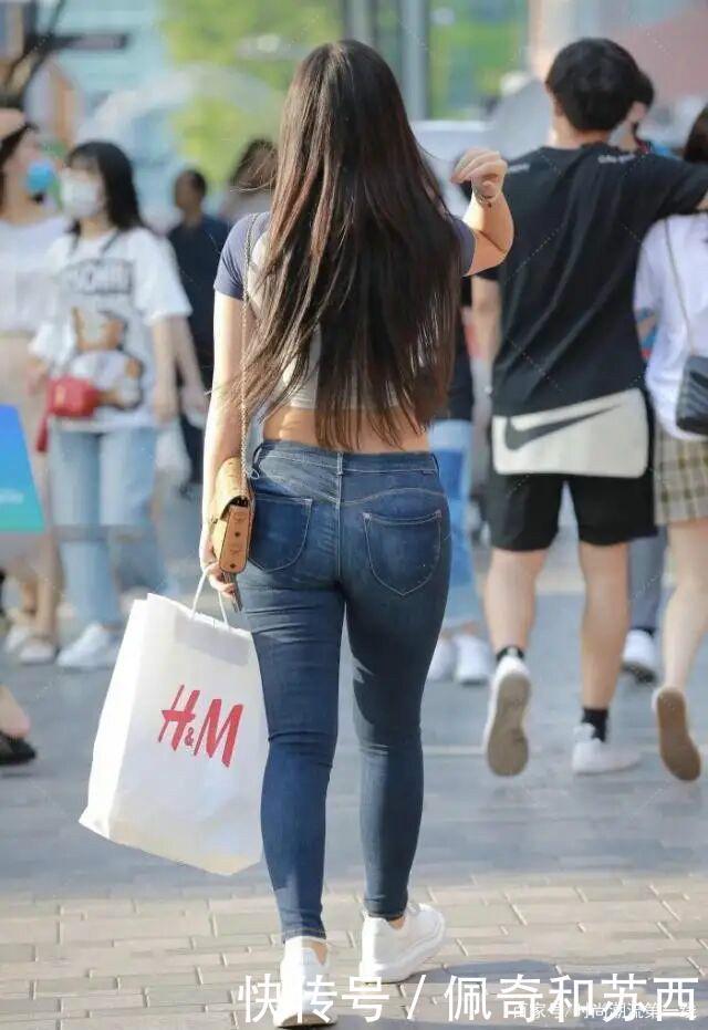 当“大象腿”遇上牛仔裤,会穿的女人往往这么做,否则后悔莫及!