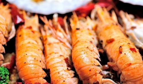 首家会飞的火锅落户沈阳,大虾火锅飞起来,小龙虾九块九