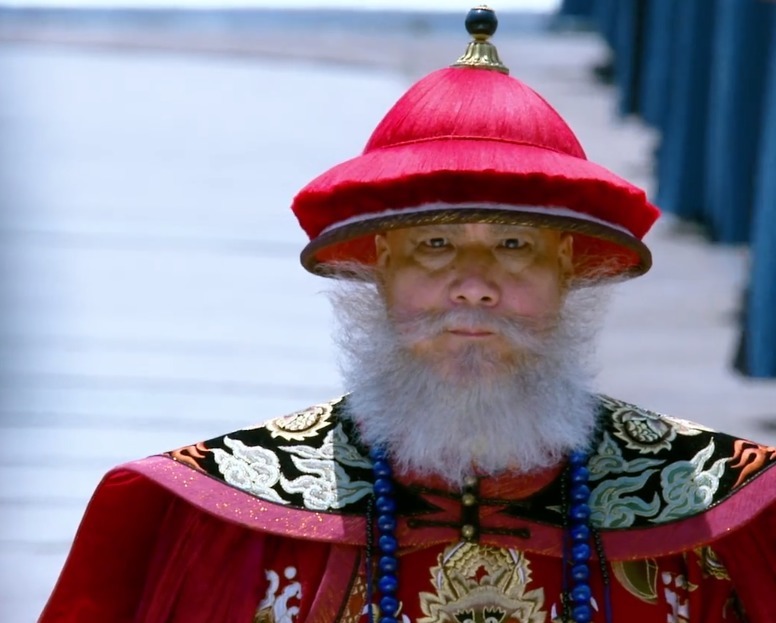 康熙|她是鳌拜的义女,康熙的第二任皇后,一生位尊而不受宠