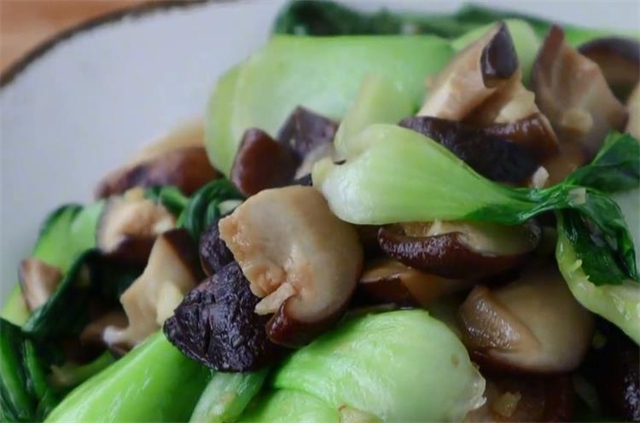 冲洗|饭店的香菇油菜为何那么好吃?教你正确做法,刚上桌就被抢光