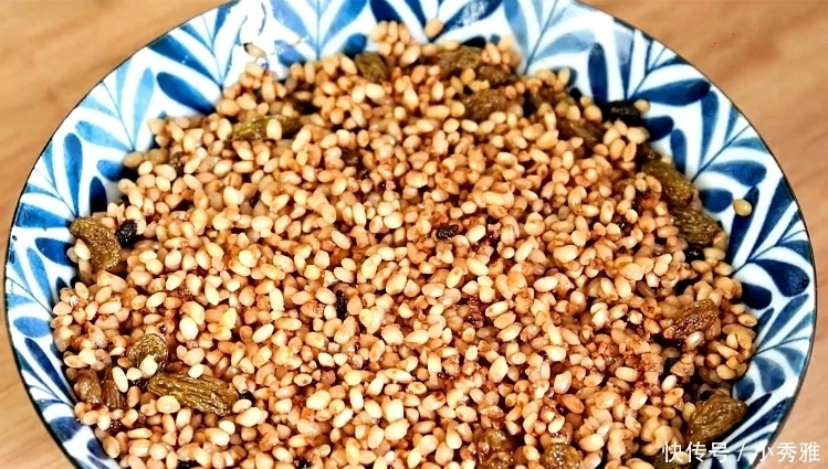 脸色红润|天凉后,女人要多做它,连吃一周,脸色红润,还能补气血,超简单